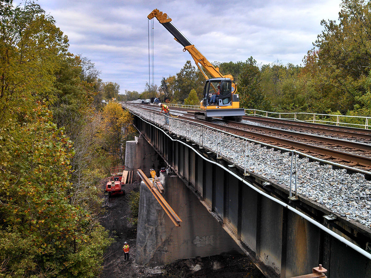 LC785 Railroad Bridge - Active Track on Far Side US