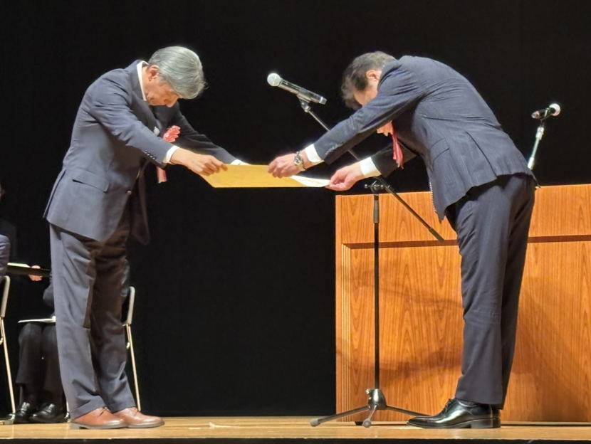 功績賞受賞 塩入会長.png